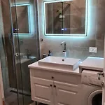 Апартаменты Family-friendly At 21 Dhjetori W/self Check-in *
