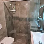 Appartement Family-friendly At 21 Dhjetori W/self Check-in *