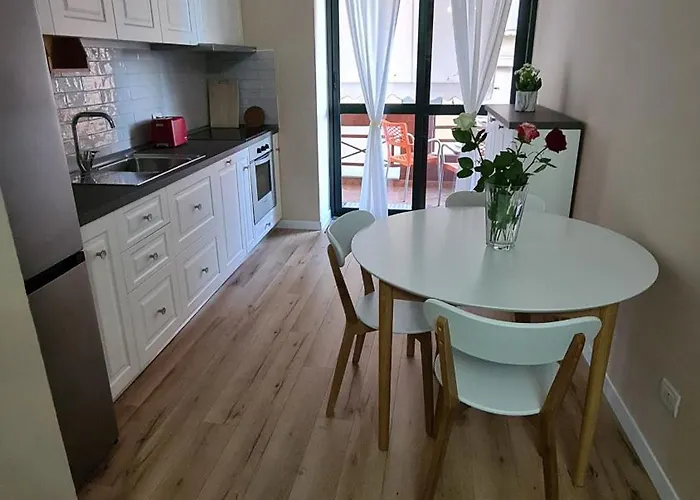 Family-friendly At 21 Dhjetori W/self Check-in